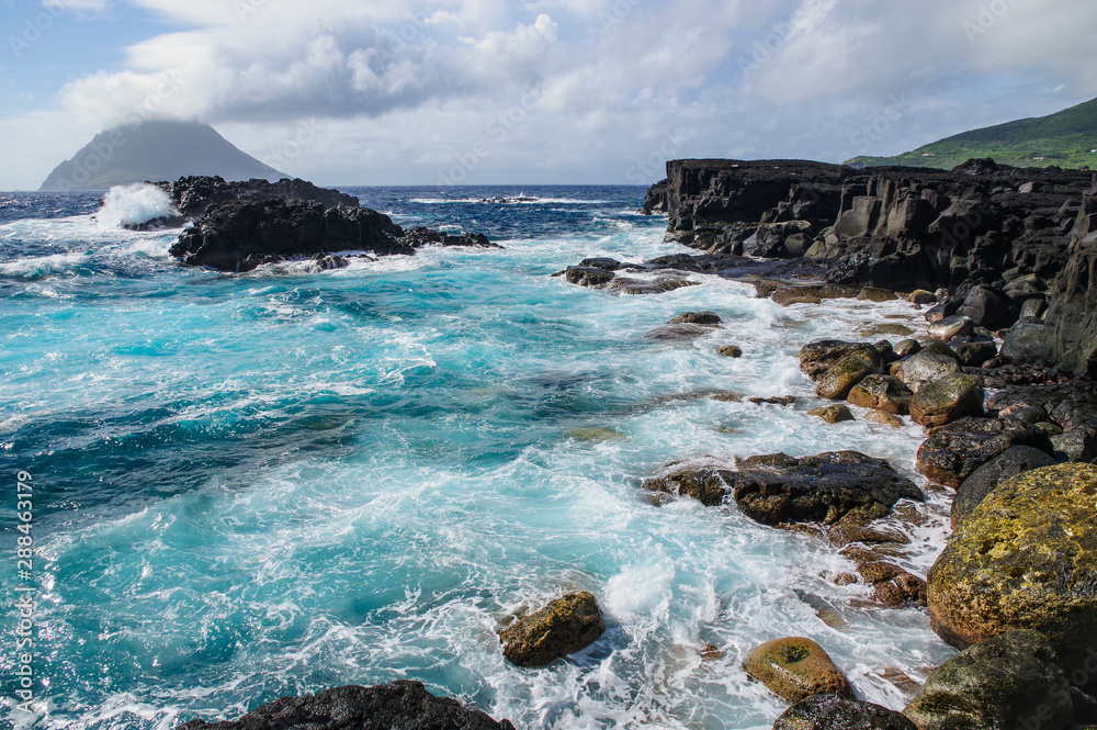 南原千畳敷から見る八丈小島