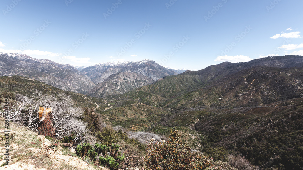 Fototapeta premium Panorama View over Kings Canyon National Park