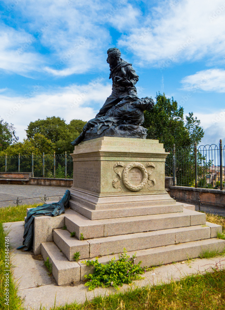 Obraz premium View of the monument to Enrico and Giovanni Cairoli in the Pincian Hill (Italian: Il Pincio). In Rome, Italy 
