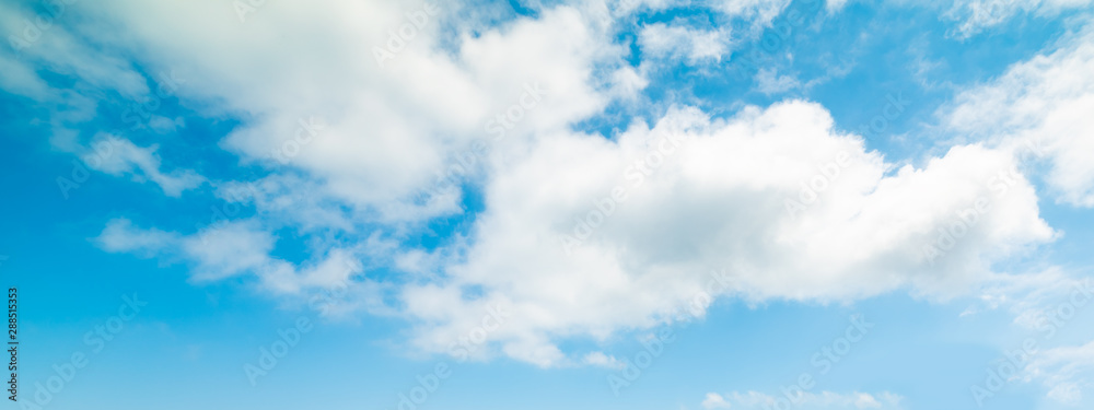 Obraz premium Soft clouds and blue sky