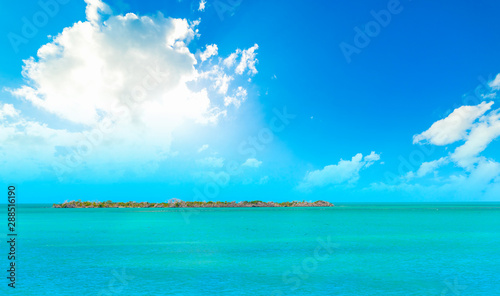 Turquoise sea and blue sky in Florida Keys