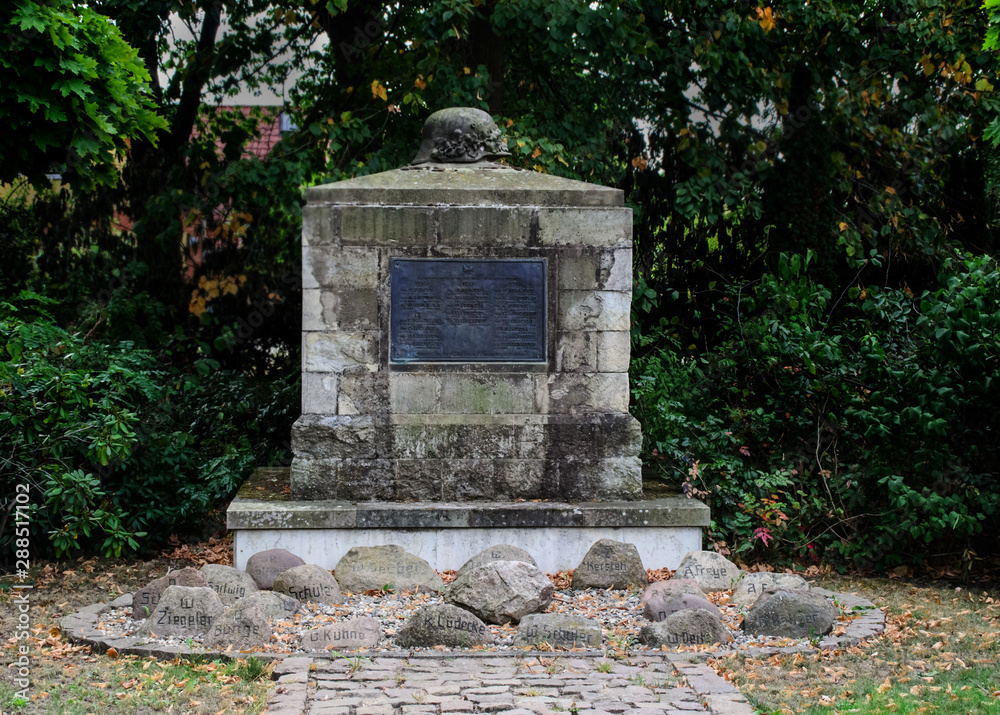 Fototapeta premium Kriegerdenkmal Roßdorf