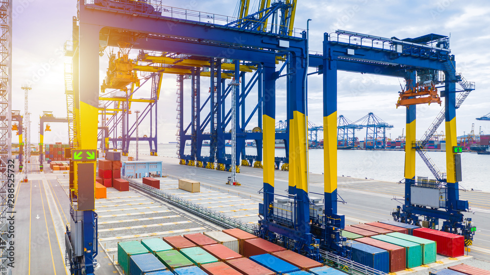 Container crane, Harbor cargo crane for shipping container box port equipment. Container crane, Harbor cargo crane for shipping container box port equipment.