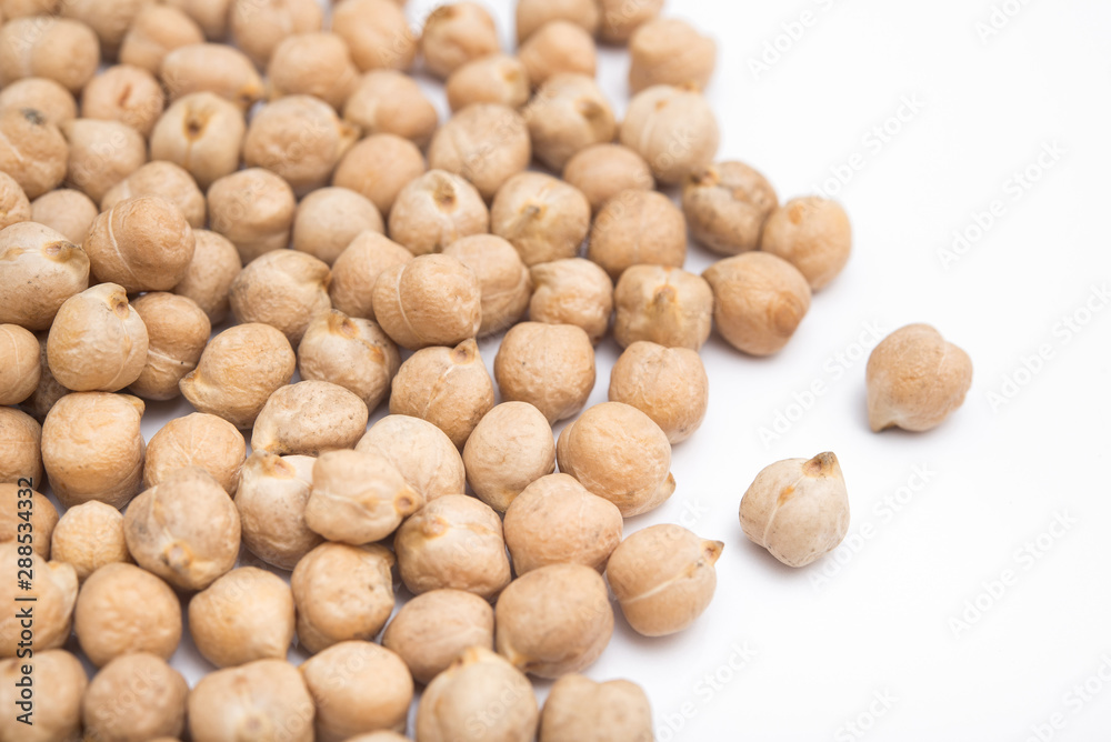 Grain raw chickpeas isolated