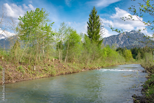 Breiter Gebirgsbach in Breitach © Countrypixel