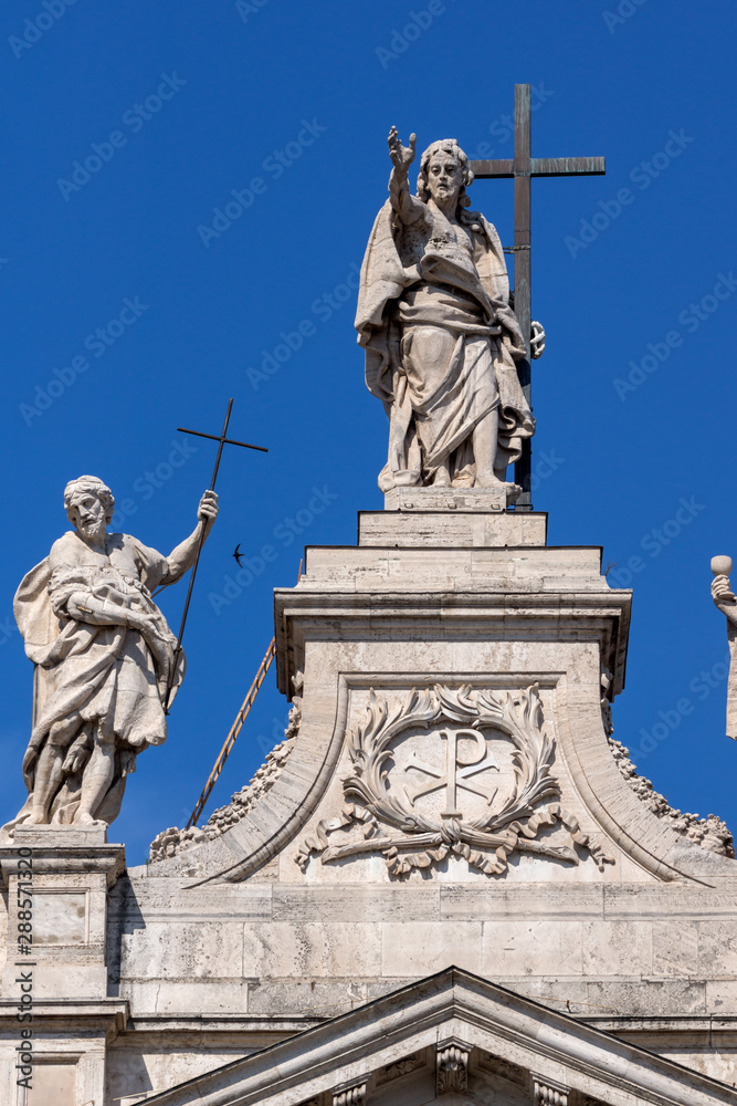 Obraz premium Basilica di San Giovanni in Laterano in city of Rome, Italy