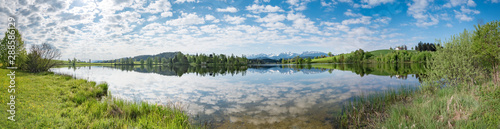 Breitbildformat - Klarer Bergsee im Ällgäu