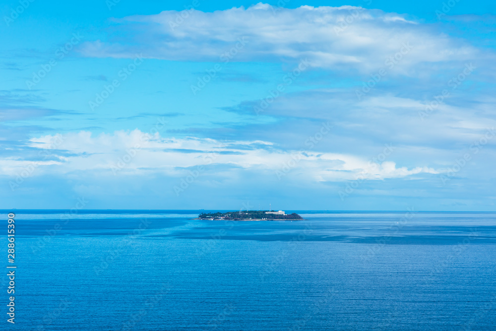 (静岡県ｰ風景)高台から見渡す初島の風景２