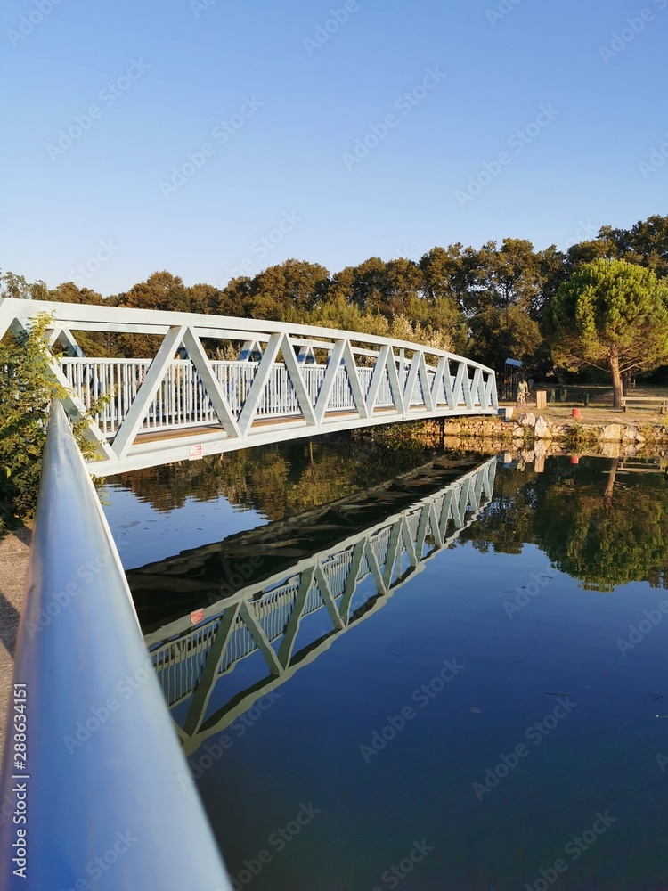 Fototapeta premium The bridge on the Lake