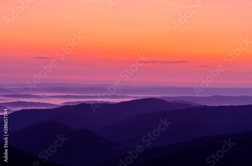Wschód słońca Bieszczady połonina Wetlińska