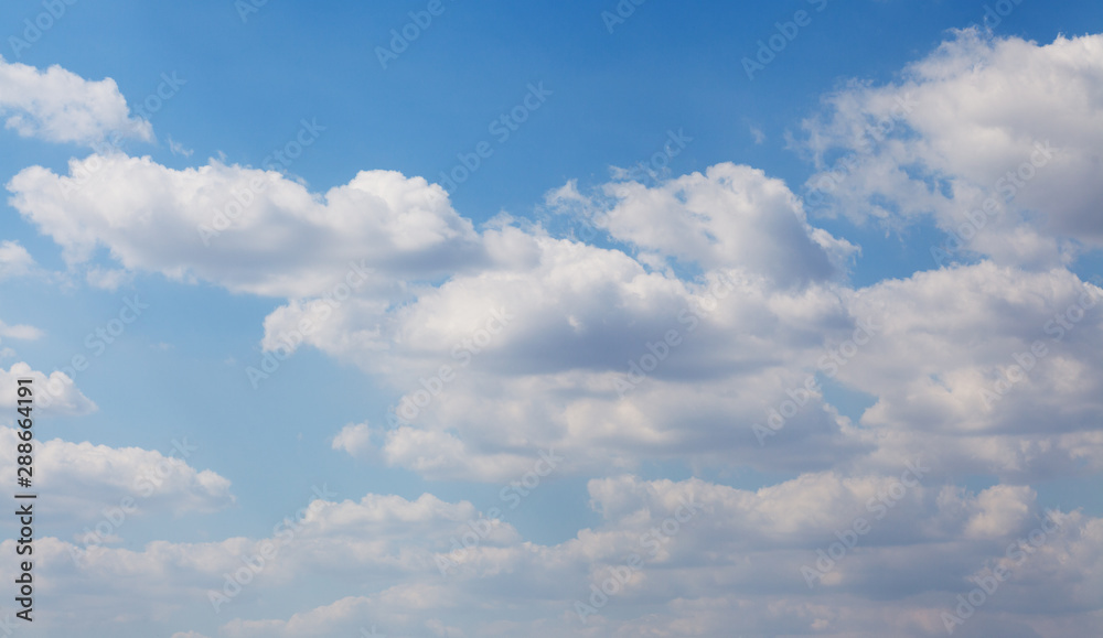 Obraz premium Blue sky with clouds