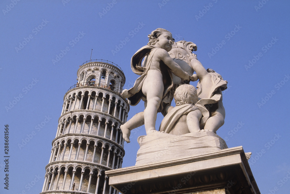 Pisa piazza dei Miracoli
