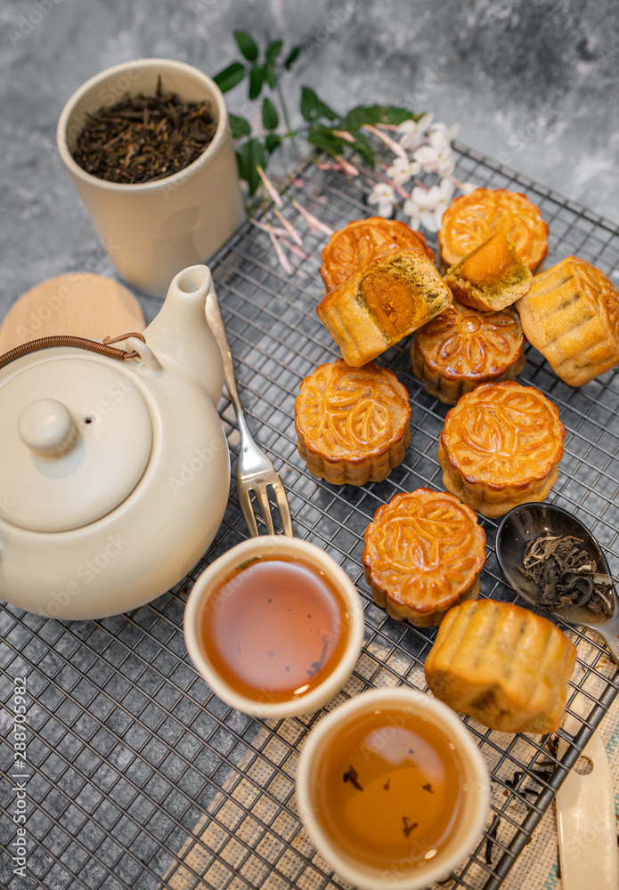 Fototapeta premium Moon Festival Cakes with Tea