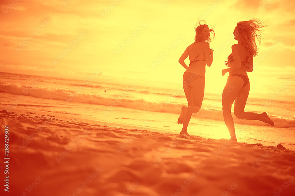 silhouette in love sunset sea / newlyweds in honeymoon at sea, vacation luck summer sea beach, silhouette couple at sunset