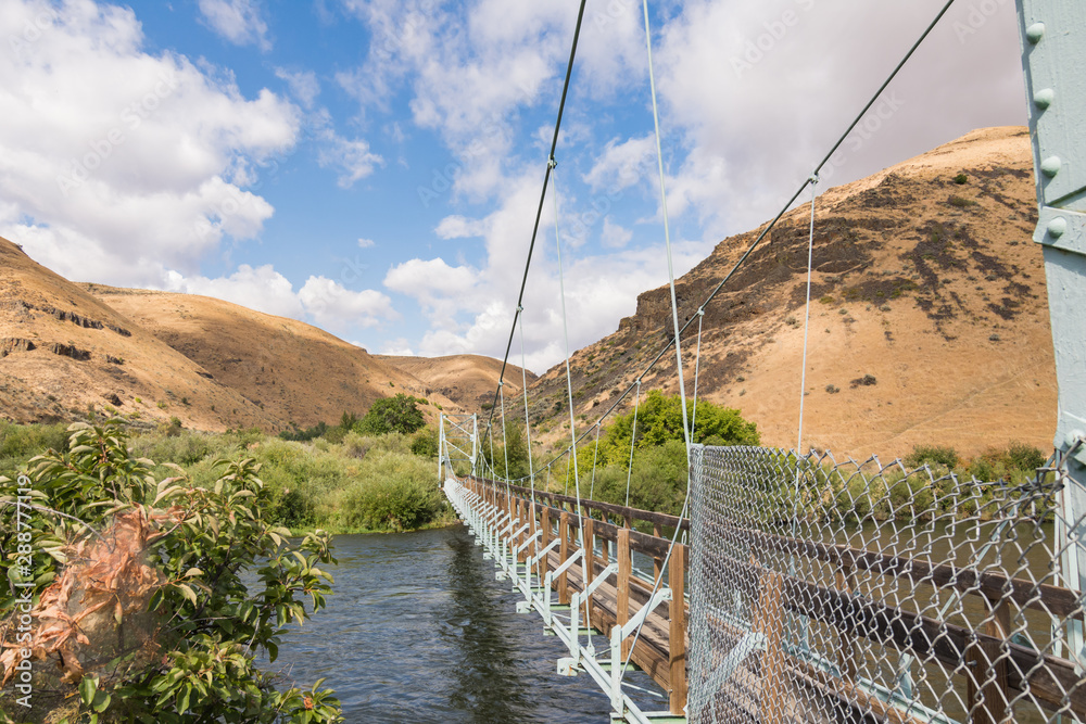 bridge over the Yakima river