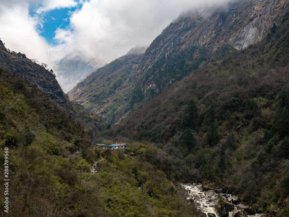 Obraz premium Nepal Mountain Valley, Teahouse Along River, Annapurna Trek