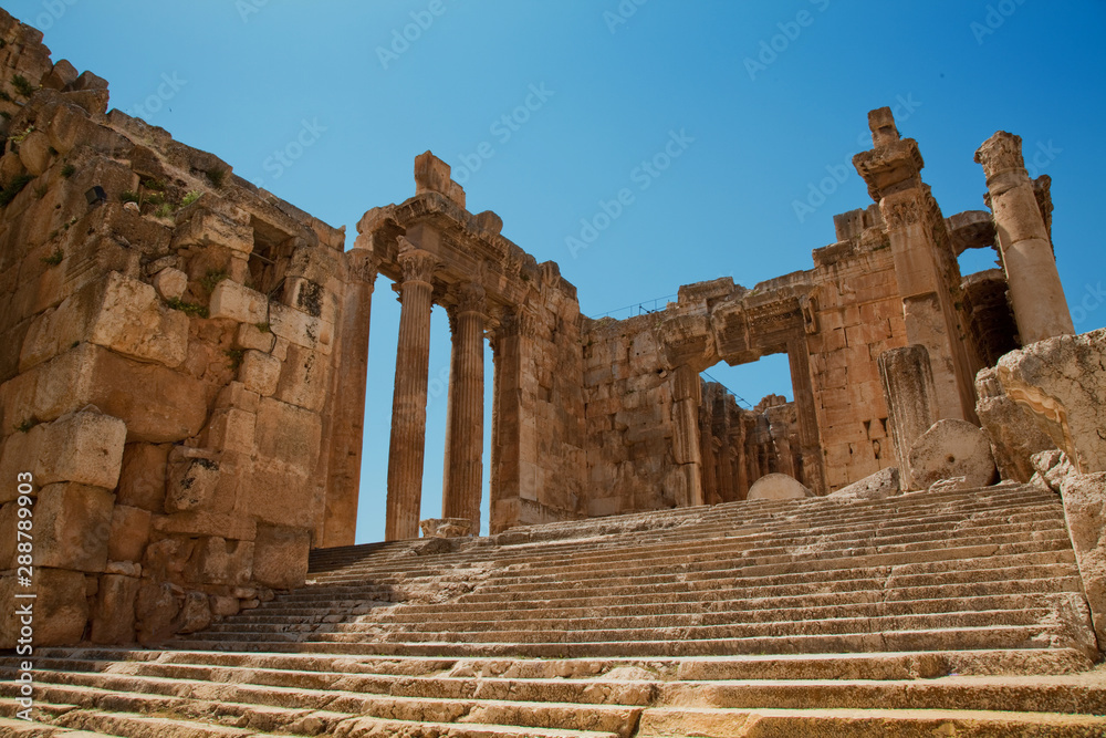 Fototapeta premium Baalbeck, Lebanon: Ancient Roman Ruins and Columns