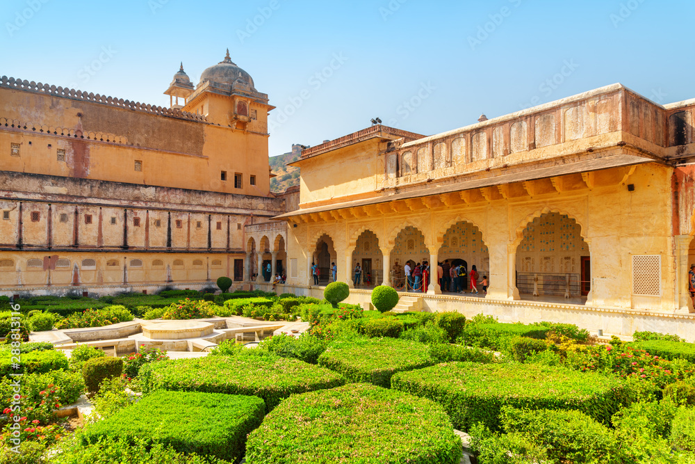 Awesome view of the Sheesh Mahal in the Amer Fort