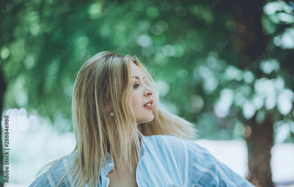 She's simply stunning.