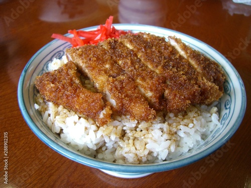 冷たい肉そば　といやのカツ丼 photo