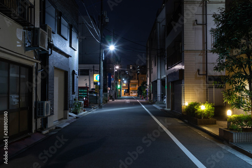 夜の住宅街 © moronobu
