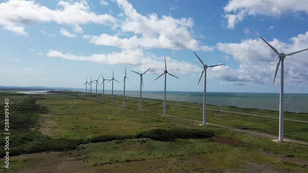 オロロンライン沿いの風力発電所 / オトンルイ風力発電所 北海道 苫前町 オロロンライン沿いの風力発電所 / オトンルイ風力発電所 北海道 苫前町