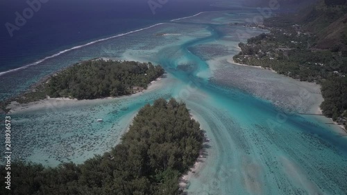 Wallpaper Mural 4K moorea water passage to lagoon blue waters Torontodigital.ca