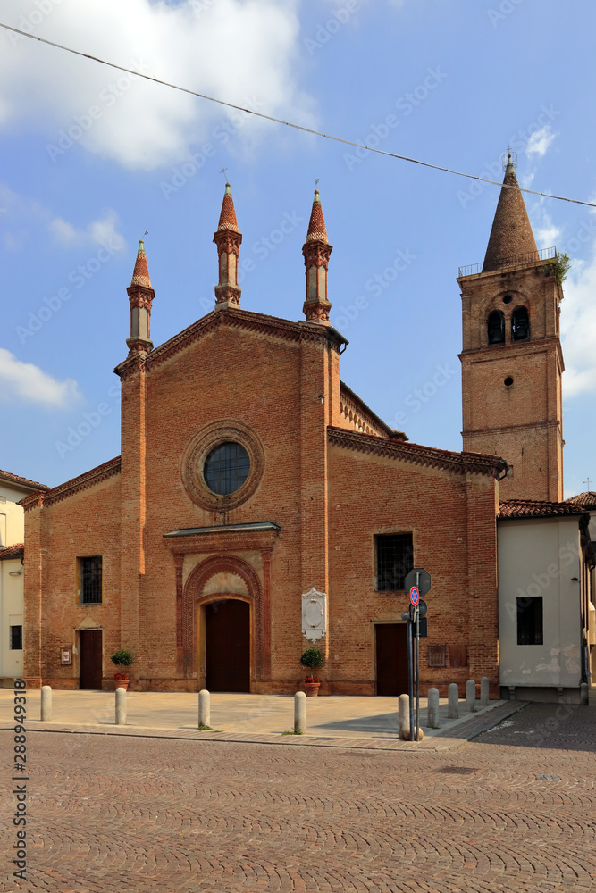 Obraz premium church in the city center of busseto in italy