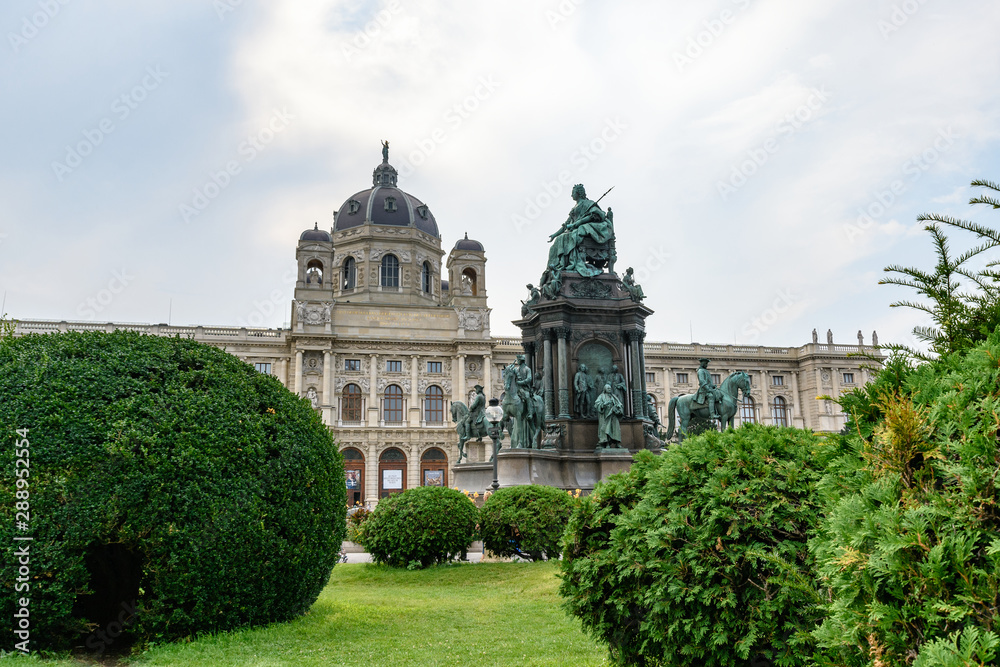Museum of Art History or Museum of Fine Arts and the statue of Maria Theresa in Vienna, Austria