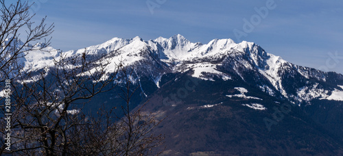 cime innevate in valtellina