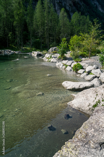 lago alpino in val di mello