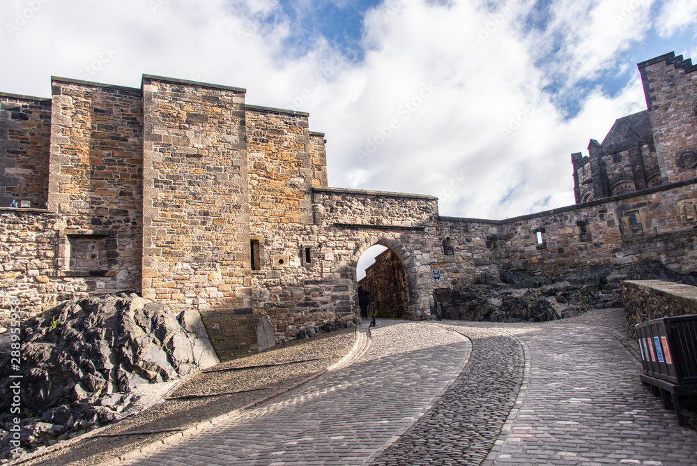edinburgh castle fortifications