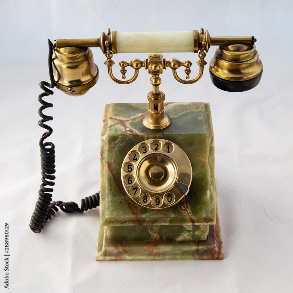 Imagen de un telefono antiguo de antes de la decada de 1960 Stock Photo Adobe Stock
