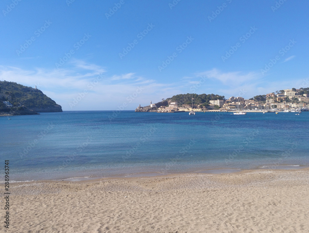 sonniger Tag in Port de Sóller auf Mallorca