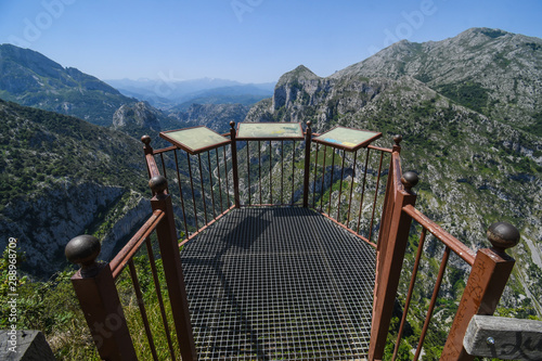 Obraz na plátně Panoramic views of the gorge of La Hermida, from the Santa Catalina viewpoint