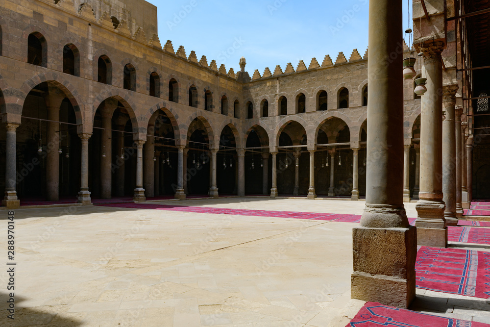 Fototapeta premium La mosquée Al-Nasser Mohammed Ibn Kalawoun vue de l'intérieure