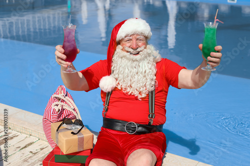 Santa Claus with cocktails ...