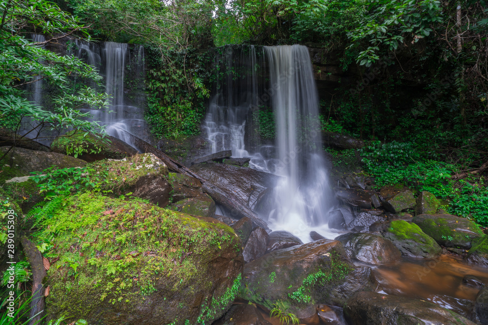Obraz premium Waterfall scene at Rom Klao Pharadon Waterfalls in rainforest Thailand