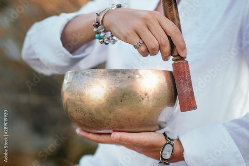 Konstfotografi Sound Therapy with Tibetan Singing Bowl