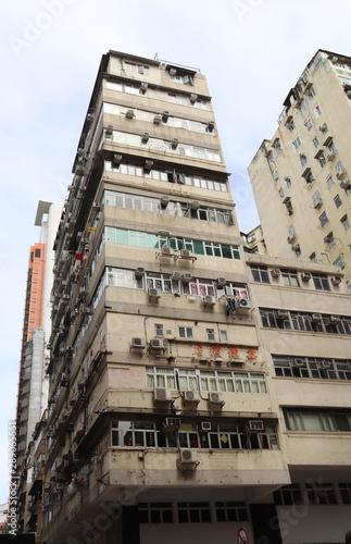 Immeuble populaire du quartier de Kowloon à Hong Kong