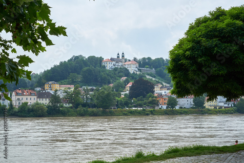 Die Dreiflüssestadt Passau mit Altstadt und Dom 