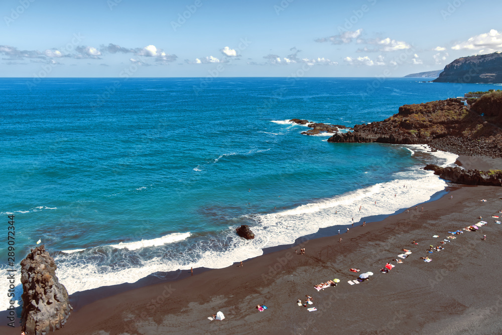 2019/09/04 La Orotava, Spanien. Aufnahmen am Playa de el Bollullo. Einer der schönsten schwarzen Sandstrände Teneriffas. Ein Geheimtipp für Einheimische und Urlauber.