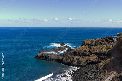 2019 09 04 La Orotava  Spanien. Aufnahmen am Playa de el Bollullo. Einer der sch  nsten schwarzen Sandstr  nde Teneriffas. Ein Geheimtipp f  r Einheimische und Urlauber.