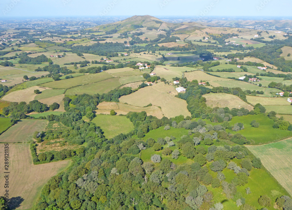 Naklejka premium Valley in the French Pyrenees from Mount Baigura