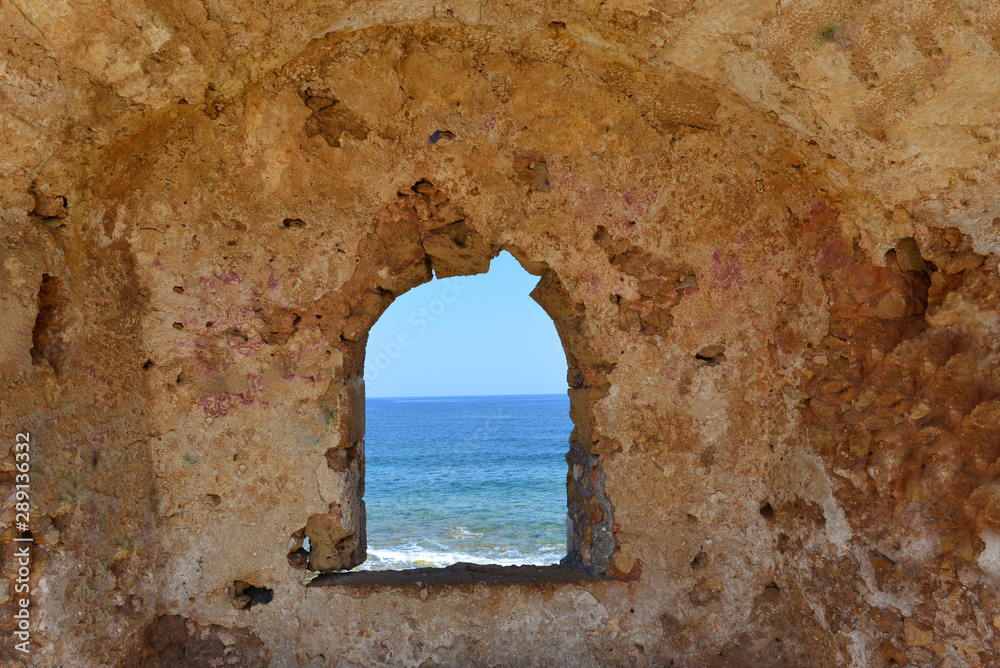 Alte Festungsmauer am venezianischen Hafen Chania-Kreta	