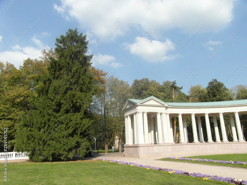 gazebo in the Park Manor Arkhangelsk.Moscow region. gazebo in the Park Manor Arkhangelsk.Moscow region.