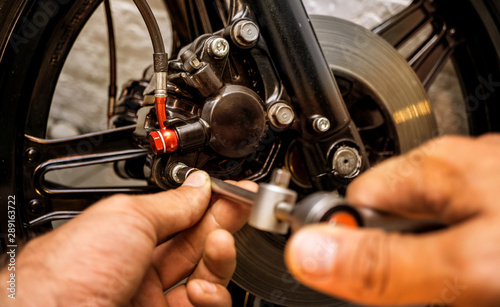 Bremsen reparieren / Motorrad Wartung und Reparatur