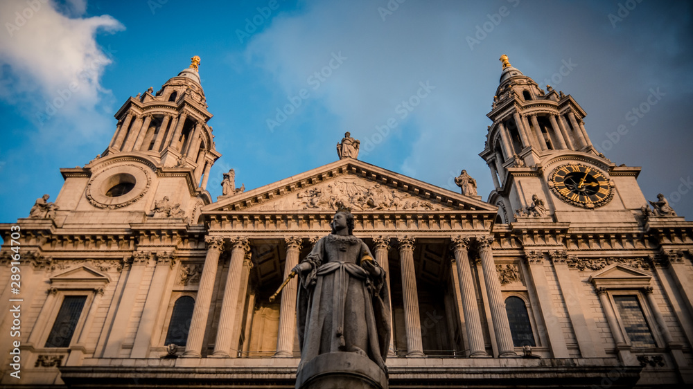 Facade of St. Paul's Cathedral and Queen Victoria Statue