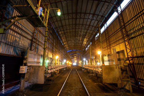 Technological railway tunnel for the passage of cold trains