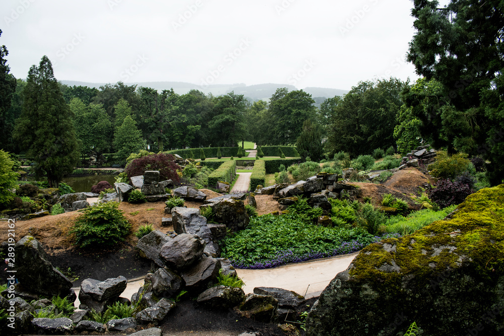 English Garden with Rockery
